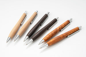 F-STYLE（エフスタイル）のハンドメイドボールペンは、日本製の美濃和紙や岐阜銘木共同組合の屋久杉を使用し、職人の伝統工芸により手づくりされています。金属や宝石を使った高級木製ボールペンやウッドボールペン、お花のボールペン、スワロフスキーボールペン、金属シャープペン、アクリルボールペンなど、幅広いボールペンを通販サイトで提供。おしゃれなF-STYLEボールペンは、贈り物やギフトにおすすめ。 メタルペン スワロフスキーボールペン 和紙小物 シャープペン 万年筆 ウッドペン 木材 木製ボールペン 木軸ボールペン 真鍮 お花ボールペン 香るボールペン プレゼント F-STYLE エフスタイル fスタイル f/style f-style 通販サイト ネットショップ 岐阜雑貨かわいい プレゼント 専門店 OEM ギフトショー ハンドメイド雑貨 販売 人気ランキング 美しいボールペン みやびな文具 キレイな模様の和紙 オンラインショップ